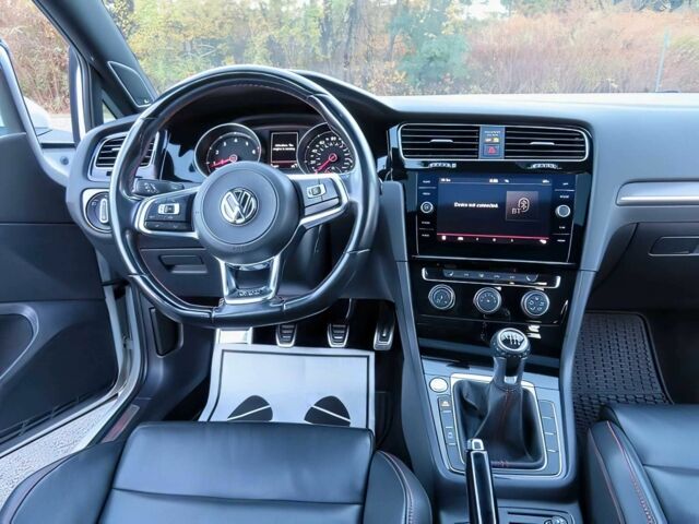 Белый Фольксваген Гольф, объемом двигателя 2 л и пробегом 33 тыс. км за 9900 $, фото 11 на Automoto.ua