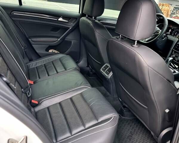 Белый Фольксваген Гольф, объемом двигателя 1.99 л и пробегом 111 тыс. км за 30000 $, фото 17 на Automoto.ua