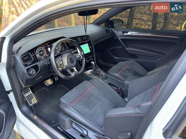 Белый Фольксваген Гольф, объемом двигателя 1.98 л и пробегом 95 тыс. км за 26900 $, фото 14 на Automoto.ua