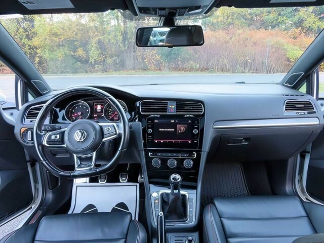 Белый Фольксваген Гольф, объемом двигателя 2 л и пробегом 33 тыс. км за 9900 $, фото 10 на Automoto.ua