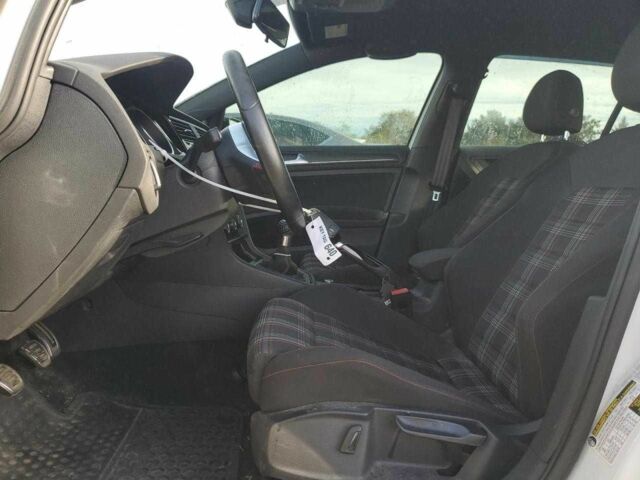 Белый Фольксваген Гольф, объемом двигателя 2 л и пробегом 45 тыс. км за 3500 $, фото 6 на Automoto.ua