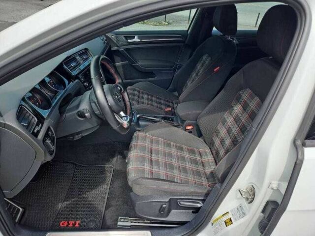 Белый Фольксваген Гольф, объемом двигателя 2 л и пробегом 43 тыс. км за 3500 $, фото 6 на Automoto.ua