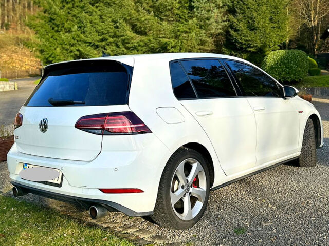 Белый Фольксваген Гольф, объемом двигателя 2 л и пробегом 62 тыс. км за 25500 $, фото 2 на Automoto.ua