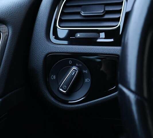 Белый Фольксваген Гольф, объемом двигателя 1.97 л и пробегом 206 тыс. км за 21300 $, фото 25 на Automoto.ua