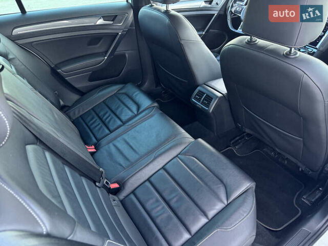 Білий Фольксваген Гольф, об'ємом двигуна 1.97 л та пробігом 206 тис. км за 20999 $, фото 25 на Automoto.ua