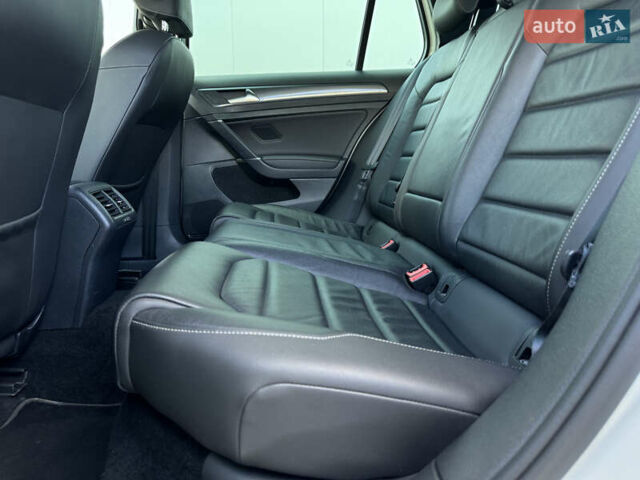 Білий Фольксваген Гольф, об'ємом двигуна 1.97 л та пробігом 206 тис. км за 20999 $, фото 21 на Automoto.ua