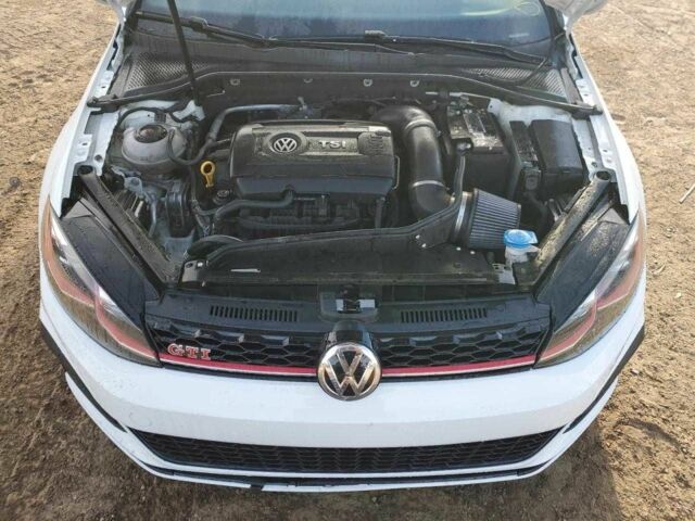 Белый Фольксваген Гольф, объемом двигателя 2 л и пробегом 45 тыс. км за 3500 $, фото 9 на Automoto.ua