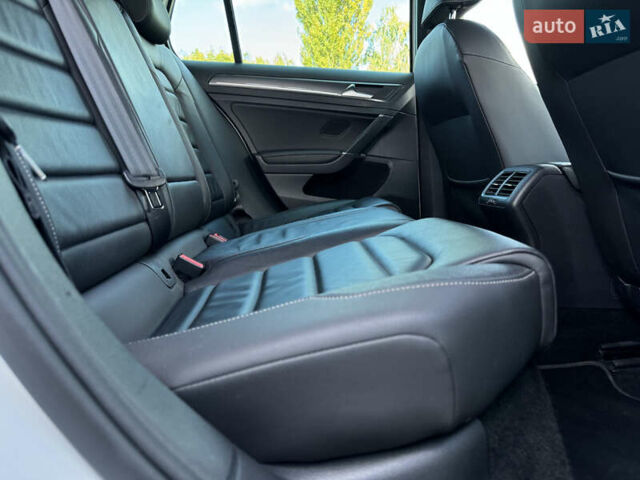 Білий Фольксваген Гольф, об'ємом двигуна 1.97 л та пробігом 206 тис. км за 20999 $, фото 24 на Automoto.ua