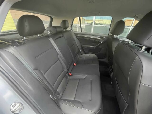 Белый Фольксваген Гольф, объемом двигателя 0 л и пробегом 43 тыс. км за 6000 $, фото 10 на Automoto.ua