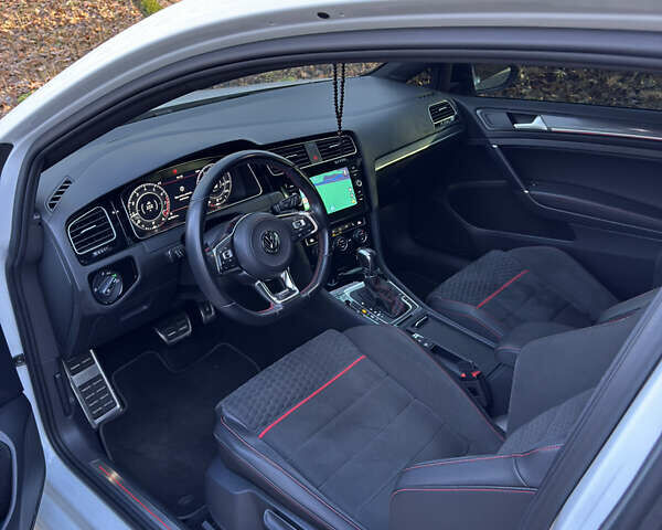 Белый Фольксваген Гольф, объемом двигателя 1.98 л и пробегом 95 тыс. км за 26900 $, фото 16 на Automoto.ua