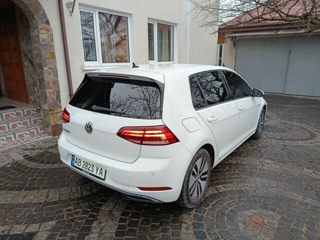 Белый Фольксваген Гольф, объемом двигателя 0 л и пробегом 77 тыс. км за 11500 $, фото 1 на Automoto.ua