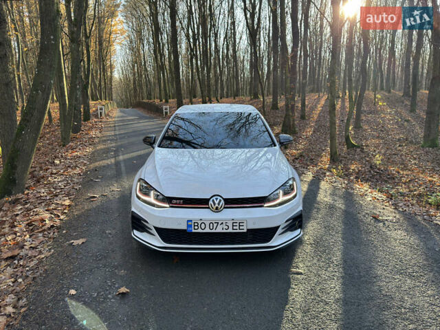 Белый Фольксваген Гольф, объемом двигателя 1.98 л и пробегом 95 тыс. км за 26900 $, фото 4 на Automoto.ua