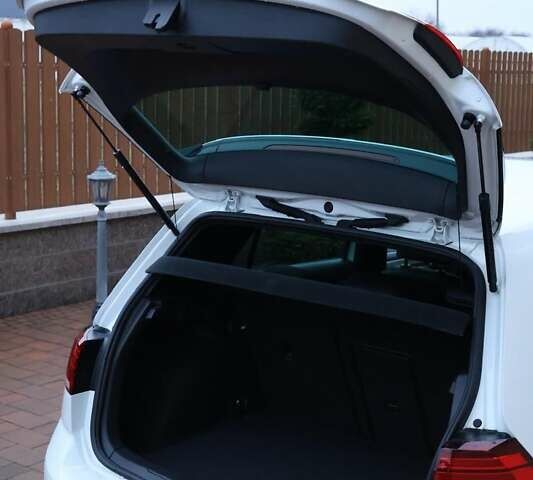 Белый Фольксваген Гольф, объемом двигателя 1.97 л и пробегом 206 тыс. км за 21300 $, фото 37 на Automoto.ua