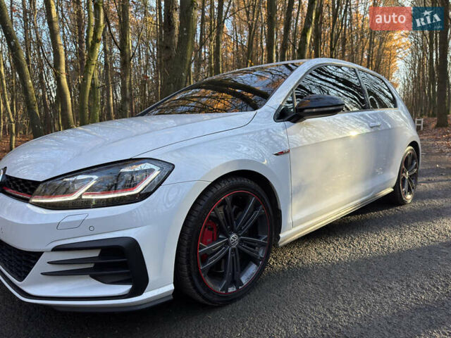 Белый Фольксваген Гольф, объемом двигателя 1.98 л и пробегом 95 тыс. км за 26900 $, фото 6 на Automoto.ua