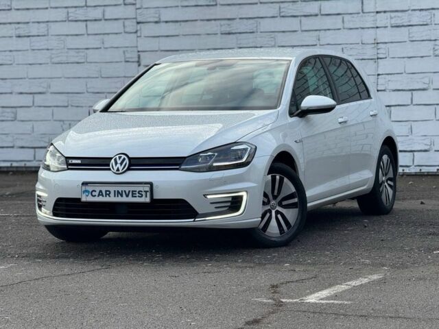 Белый Фольксваген Гольф, объемом двигателя 0 л и пробегом 102 тыс. км за 12200 $, фото 2 на Automoto.ua