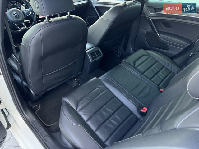 Білий Фольксваген Гольф, об'ємом двигуна 1.97 л та пробігом 206 тис. км за 20999 $, фото 22 на Automoto.ua