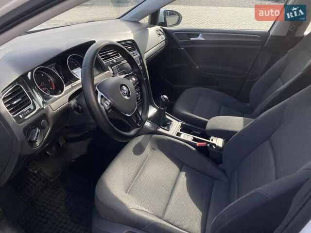 Білий Фольксваген Гольф, об'ємом двигуна 1.6 л та пробігом 190 тис. км за 15499 $, фото 17 на Automoto.ua