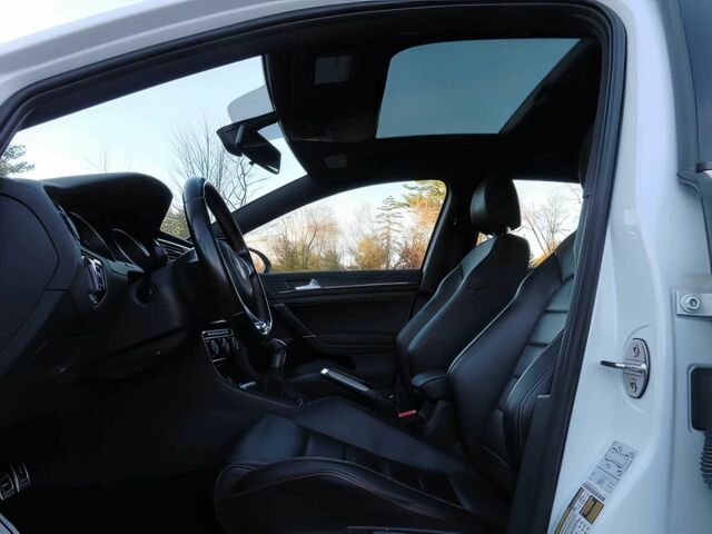 Белый Фольксваген Гольф, объемом двигателя 2 л и пробегом 33 тыс. км за 9900 $, фото 9 на Automoto.ua