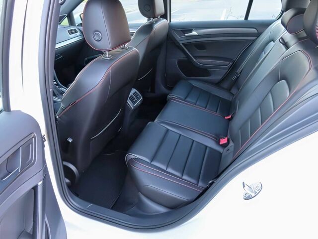 Белый Фольксваген Гольф, объемом двигателя 2 л и пробегом 33 тыс. км за 9900 $, фото 12 на Automoto.ua