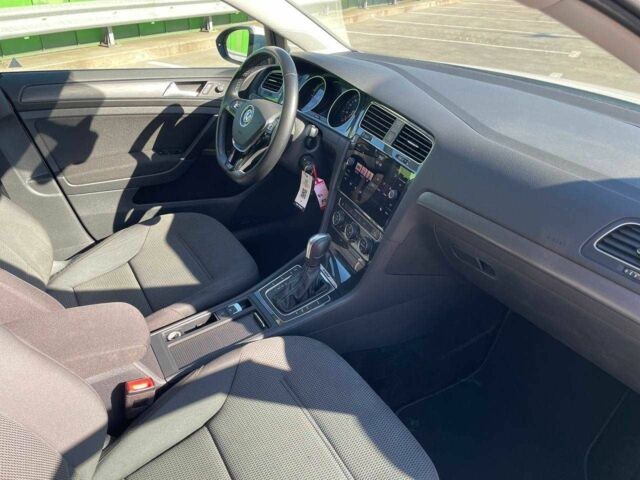 Белый Фольксваген Гольф, объемом двигателя 0 л и пробегом 124 тыс. км за 13400 $, фото 7 на Automoto.ua