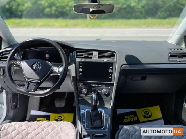 Белый Фольксваген Гольф, объемом двигателя 1.4 л и пробегом 52 тыс. км за 22500 $, фото 10 на Automoto.ua