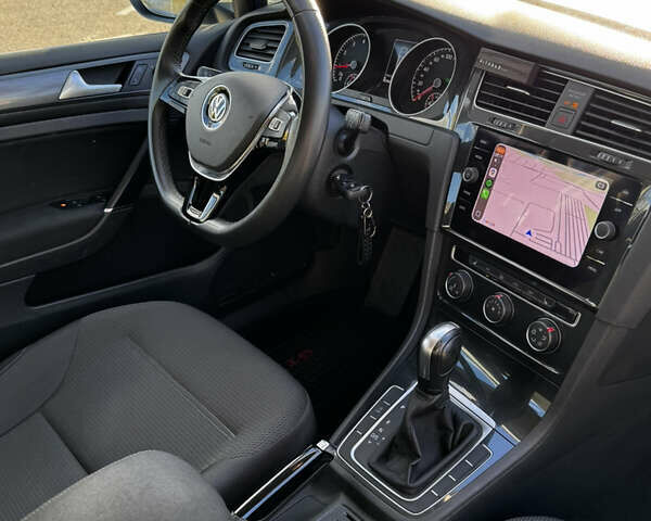 Білий Фольксваген Гольф, об'ємом двигуна 1.4 л та пробігом 95 тис. км за 19000 $, фото 14 на Automoto.ua