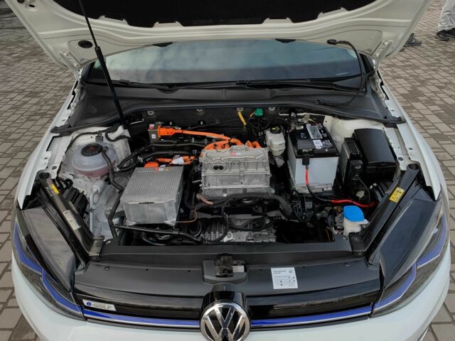 Белый Фольксваген Гольф, объемом двигателя 0 л и пробегом 73 тыс. км за 13955 $, фото 22 на Automoto.ua