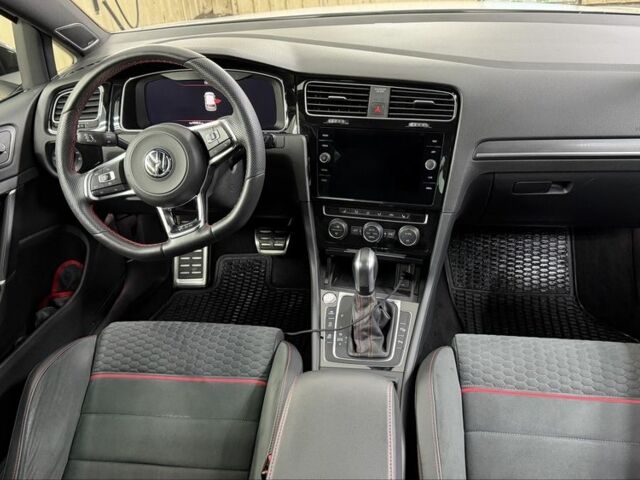 Белый Фольксваген Гольф, объемом двигателя 2 л и пробегом 83 тыс. км за 28200 $, фото 14 на Automoto.ua