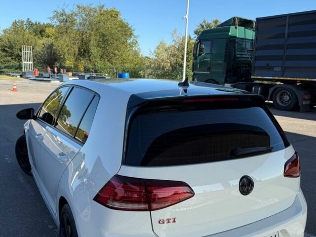 Білий Фольксваген Гольф, об'ємом двигуна 2 л та пробігом 98 тис. км за 17500 $, фото 2 на Automoto.ua