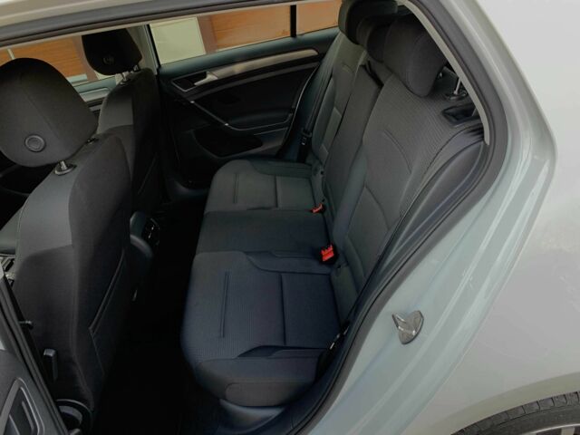 Белый Фольксваген Гольф, объемом двигателя 0 л и пробегом 73 тыс. км за 13955 $, фото 12 на Automoto.ua