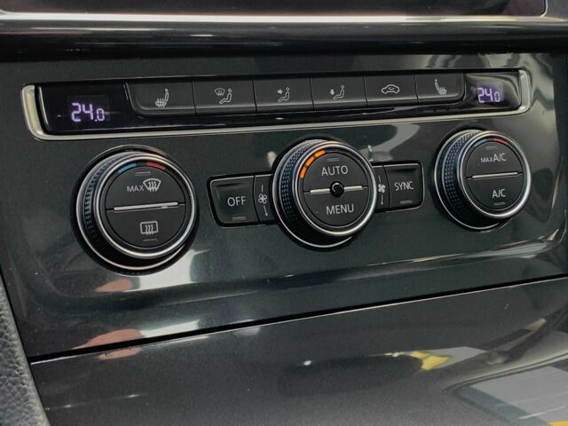 Белый Фольксваген Гольф, объемом двигателя 0 л и пробегом 73 тыс. км за 13955 $, фото 20 на Automoto.ua