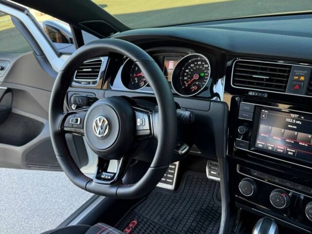 Білий Фольксваген Гольф, об'ємом двигуна 2 л та пробігом 98 тис. км за 17500 $, фото 13 на Automoto.ua