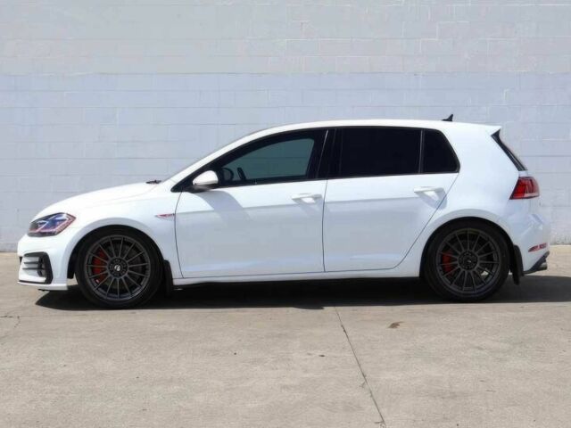 Белый Фольксваген Гольф, объемом двигателя 2 л и пробегом 42 тыс. км за 3250 $, фото 3 на Automoto.ua