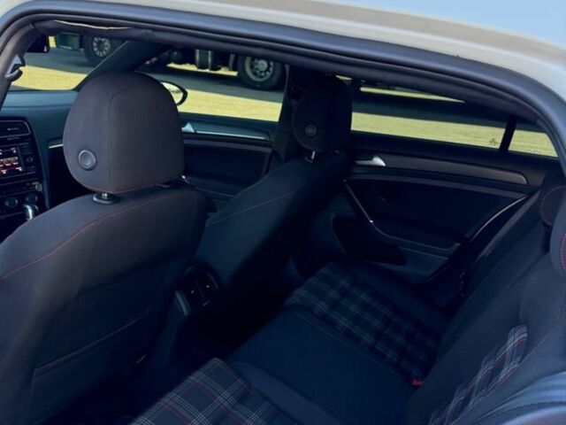 Білий Фольксваген Гольф, об'ємом двигуна 2 л та пробігом 98 тис. км за 17500 $, фото 10 на Automoto.ua