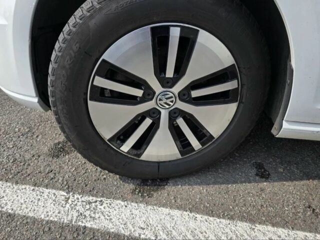 Белый Фольксваген Гольф, объемом двигателя 0 л и пробегом 97 тыс. км за 14400 $, фото 4 на Automoto.ua