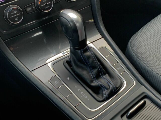 Белый Фольксваген Гольф, объемом двигателя 0 л и пробегом 73 тыс. км за 13955 $, фото 19 на Automoto.ua