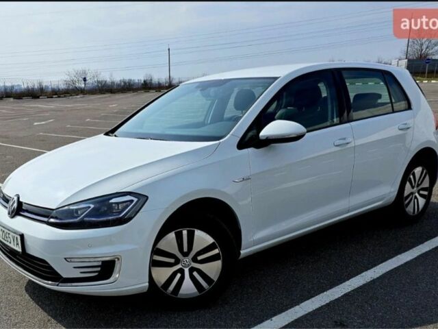 Белый Фольксваген Гольф, объемом двигателя 0 л и пробегом 97 тыс. км за 14400 $, фото 7 на Automoto.ua