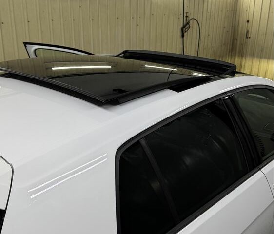 Белый Фольксваген Гольф, объемом двигателя 2 л и пробегом 83 тыс. км за 28200 $, фото 16 на Automoto.ua