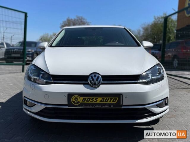 Белый Фольксваген Гольф, объемом двигателя 1.4 л и пробегом 52 тыс. км за 22500 $, фото 5 на Automoto.ua