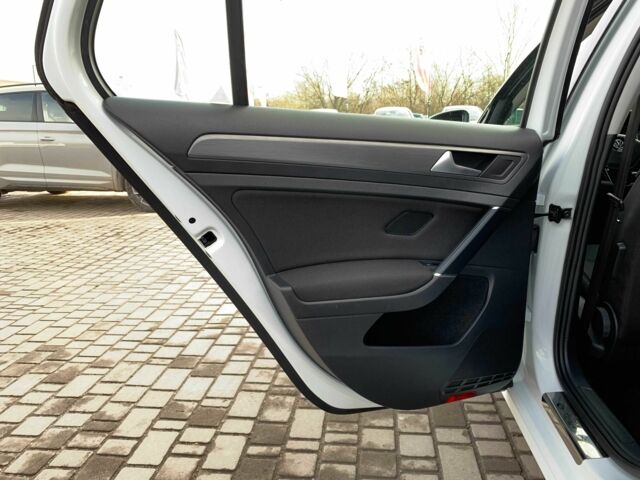 Белый Фольксваген Гольф, объемом двигателя 0 л и пробегом 73 тыс. км за 13955 $, фото 11 на Automoto.ua