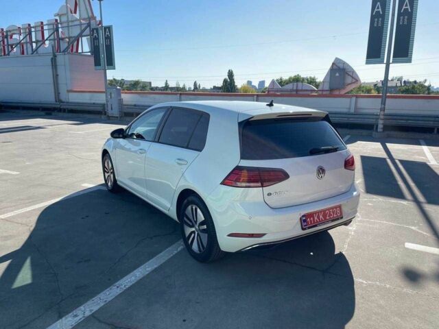 Белый Фольксваген Гольф, объемом двигателя 0 л и пробегом 124 тыс. км за 13400 $, фото 4 на Automoto.ua
