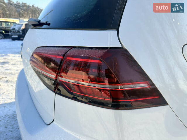 Белый Фольксваген Гольф, объемом двигателя 0 л и пробегом 98 тыс. км за 16450 $, фото 6 на Automoto.ua