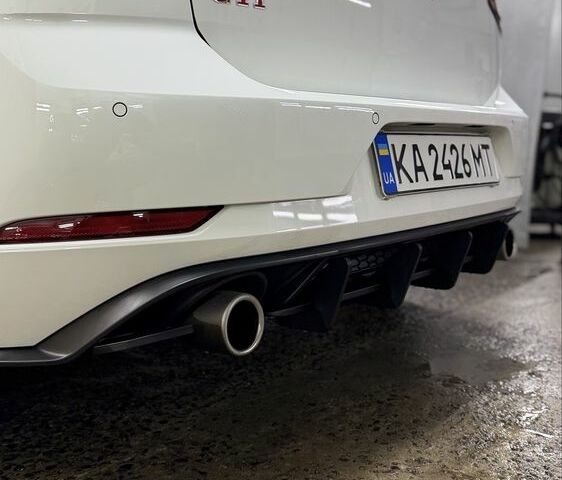 Белый Фольксваген Гольф, объемом двигателя 2 л и пробегом 83 тыс. км за 28200 $, фото 8 на Automoto.ua