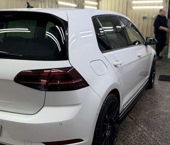 Белый Фольксваген Гольф, объемом двигателя 2 л и пробегом 83 тыс. км за 28200 $, фото 6 на Automoto.ua