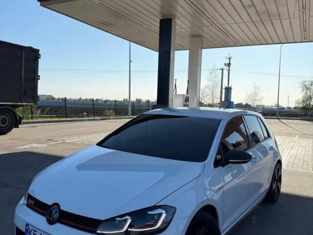 Білий Фольксваген Гольф, об'ємом двигуна 2 л та пробігом 98 тис. км за 17500 $, фото 1 на Automoto.ua