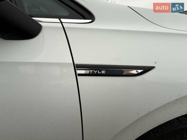 Белый Фольксваген Гольф, объемом двигателя 1.4 л и пробегом 18 тыс. км за 24950 $, фото 35 на Automoto.ua