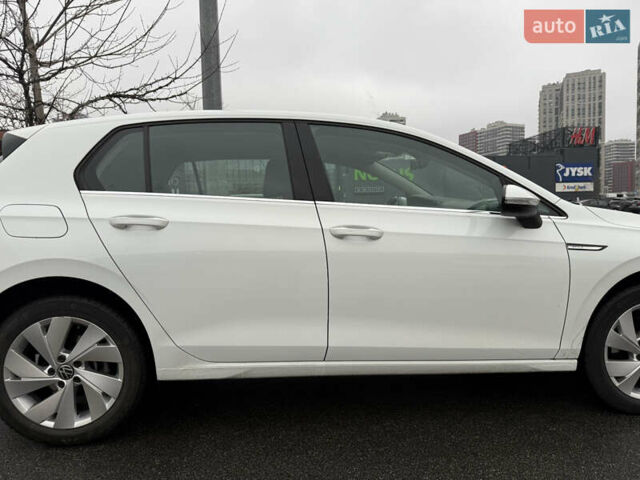 Белый Фольксваген Гольф, объемом двигателя 1.4 л и пробегом 18 тыс. км за 24950 $, фото 8 на Automoto.ua