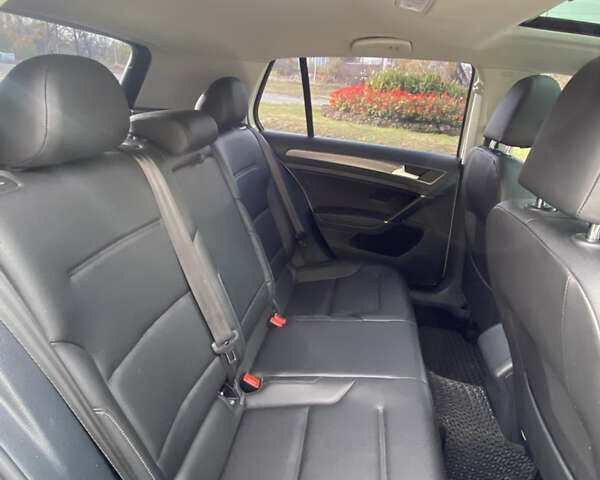 Белый Фольксваген Гольф, объемом двигателя 1.4 л и пробегом 68 тыс. км за 16200 $, фото 15 на Automoto.ua