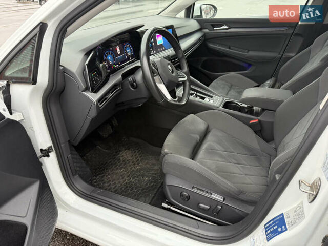 Белый Фольксваген Гольф, объемом двигателя 1.4 л и пробегом 18 тыс. км за 24950 $, фото 23 на Automoto.ua