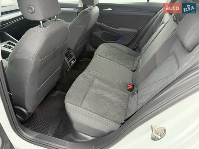 Белый Фольксваген Гольф, объемом двигателя 1.4 л и пробегом 18 тыс. км за 24950 $, фото 29 на Automoto.ua